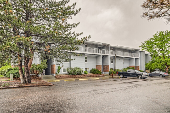 Building Photo - 7665 E Eastman Ave