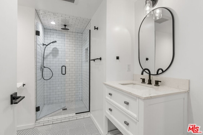 Building Photo - 7639 Machrea St