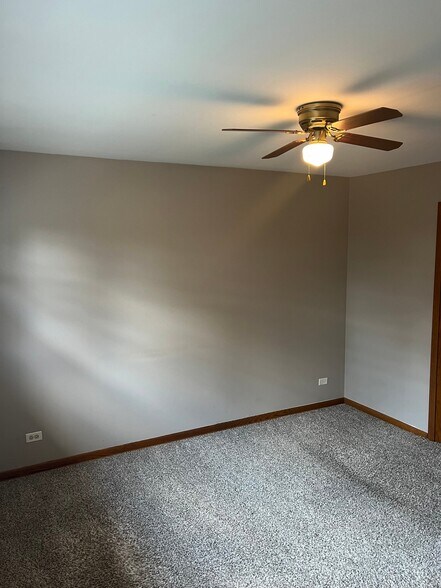Building Photo - 1103 E Ardyce Ln