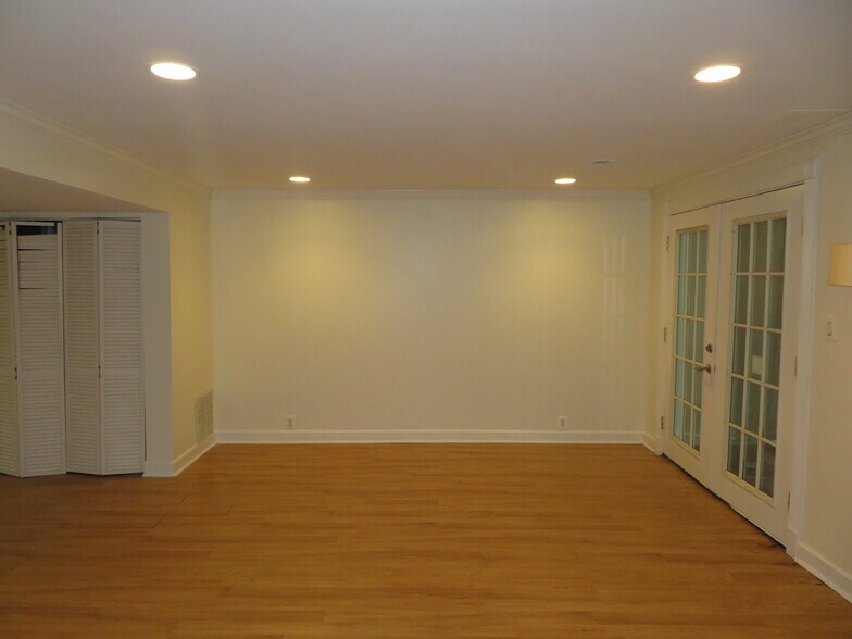 Building Photo - 1381 Hazel Nut Ct
