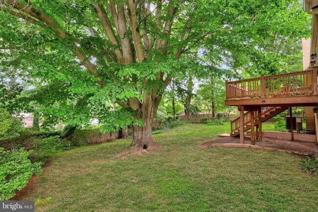 Building Photo - 2722 Woodley Pl
