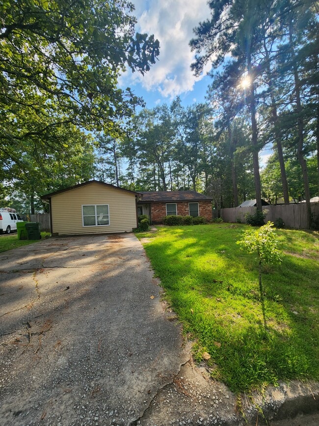 Building Photo - 170 Forestview Cir