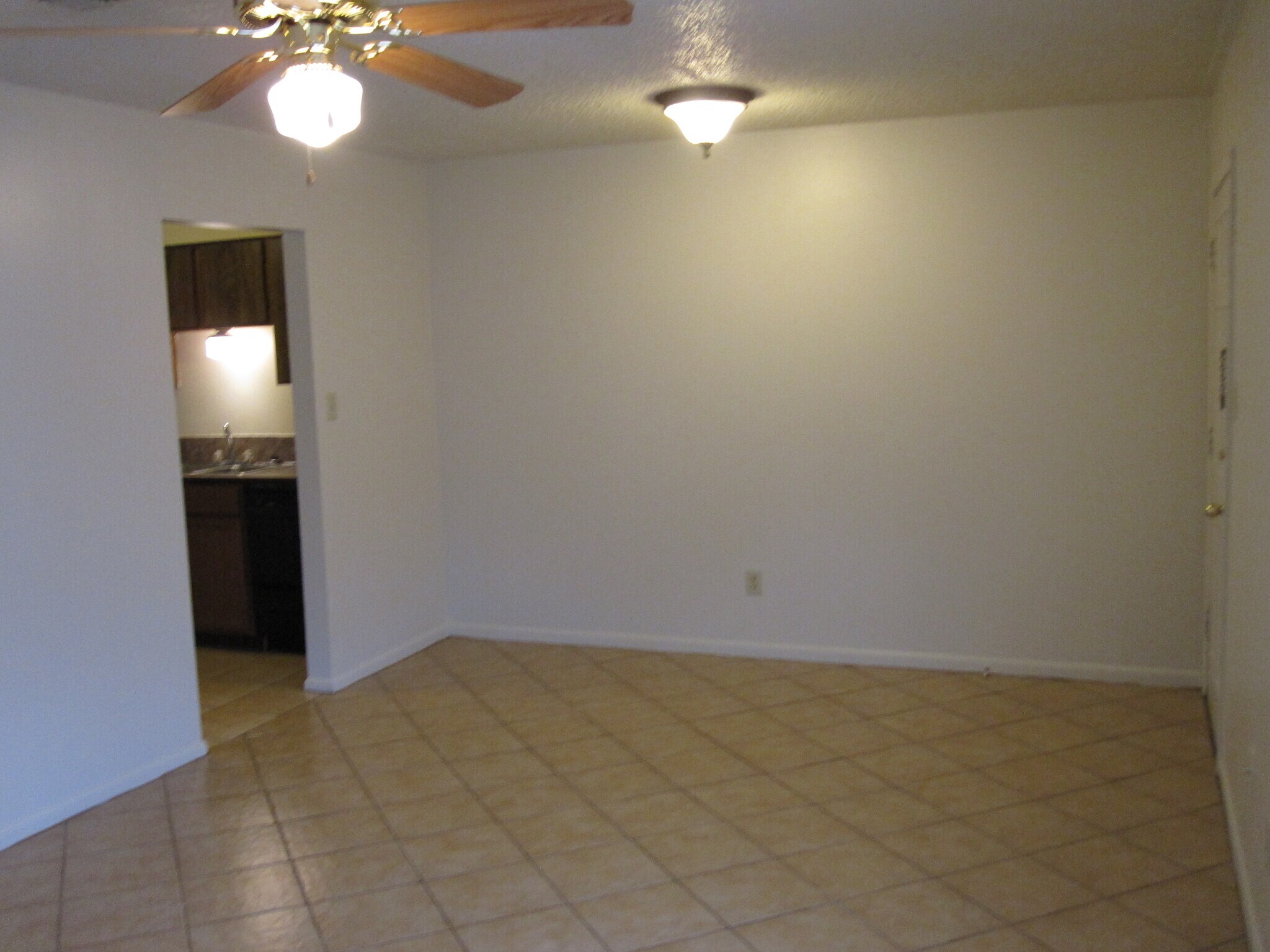 Building Photo - 104 Stanford Dr