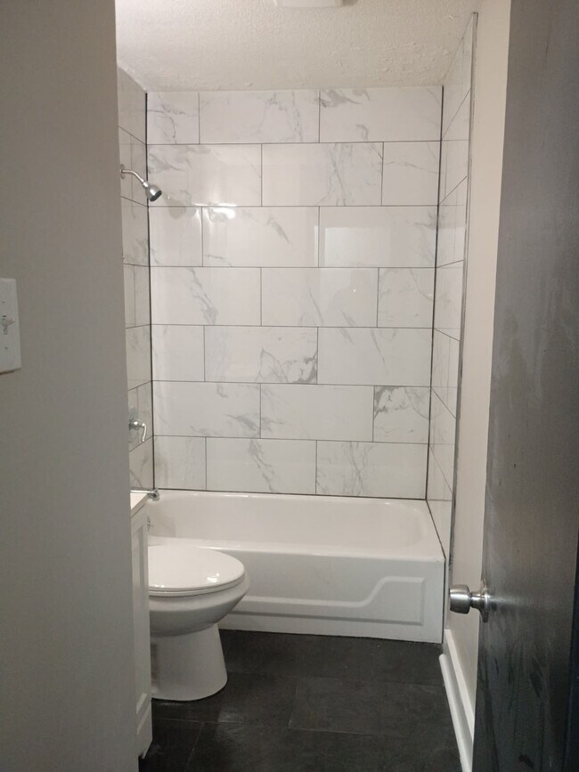 Building Photo - 430 Pickett Rd