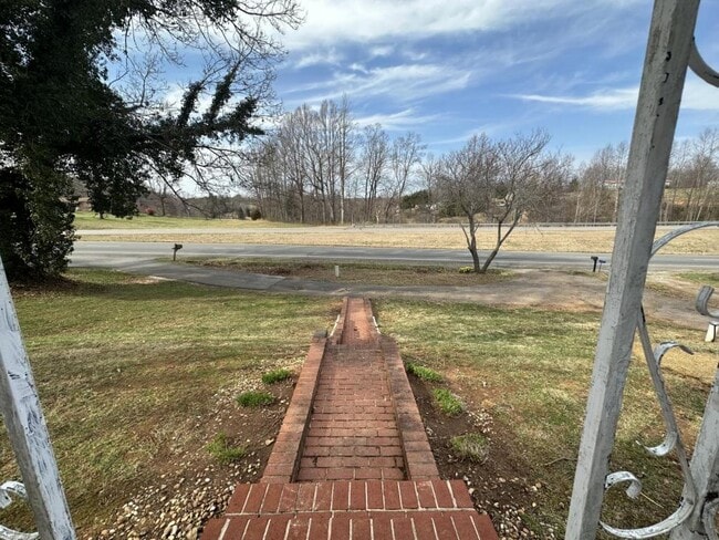 Building Photo - 2866 Virgil H Goode Hwy