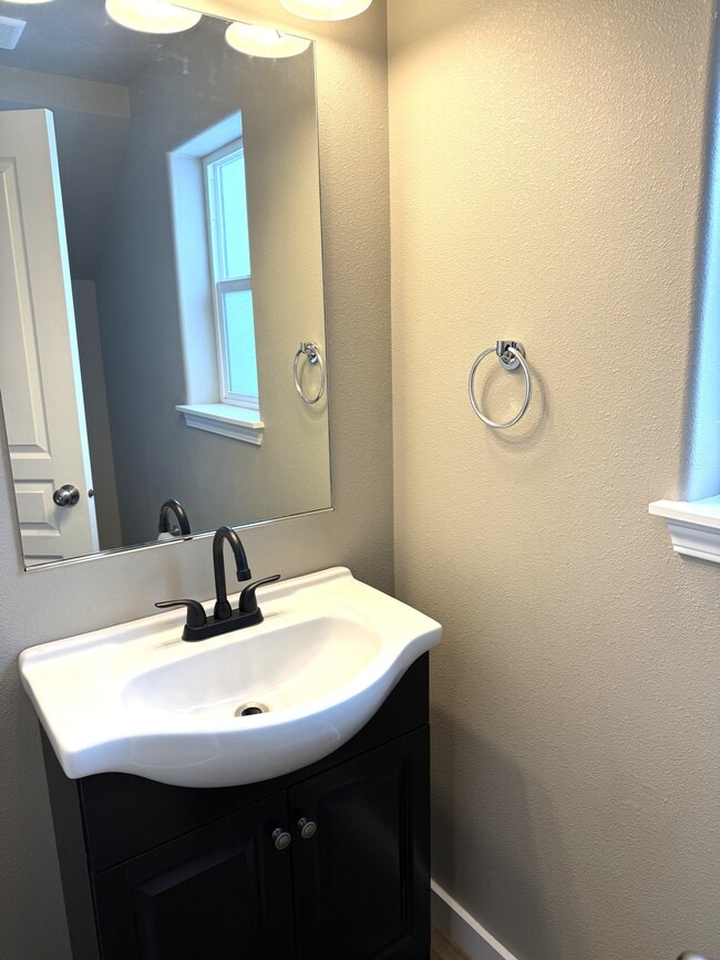 Building Photo - 1115 Leepike Ct