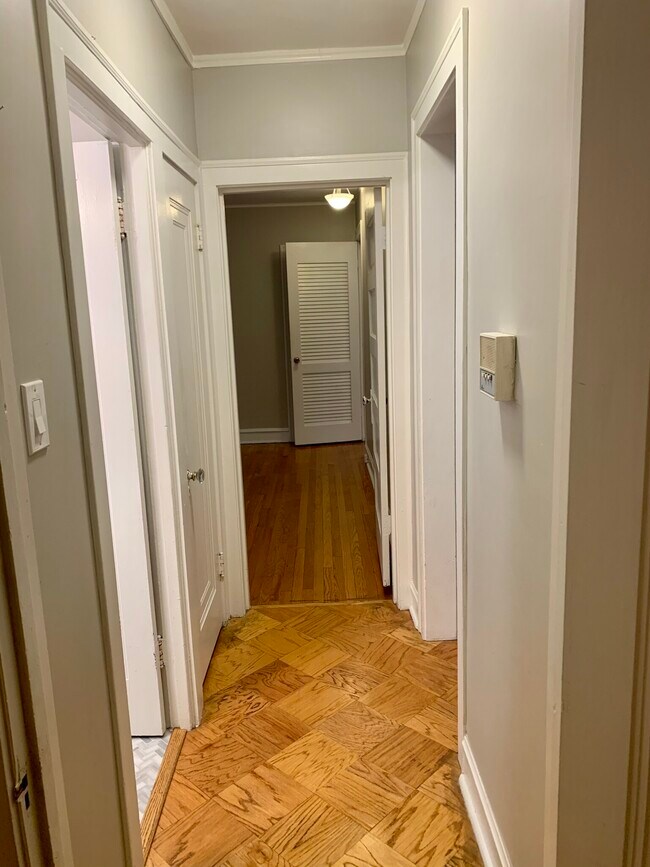 Building Photo - 5741 N Washtenaw Ave