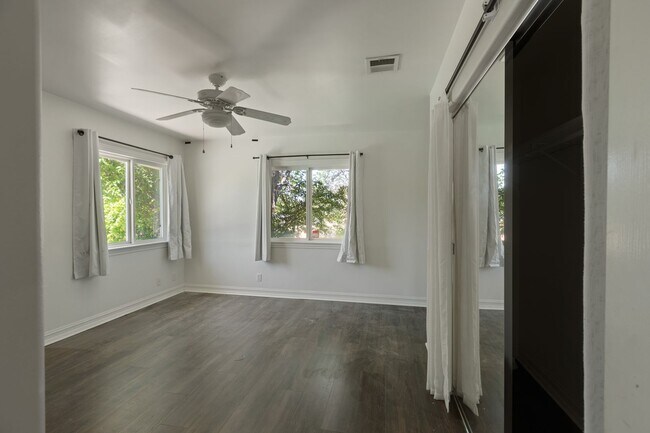 Building Photo - Elegant 5-Bedroom Estate with Pool in Prime Woodland Hills