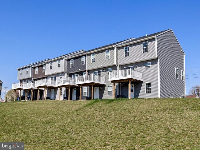 Building Photo - 54 Overshot Ln