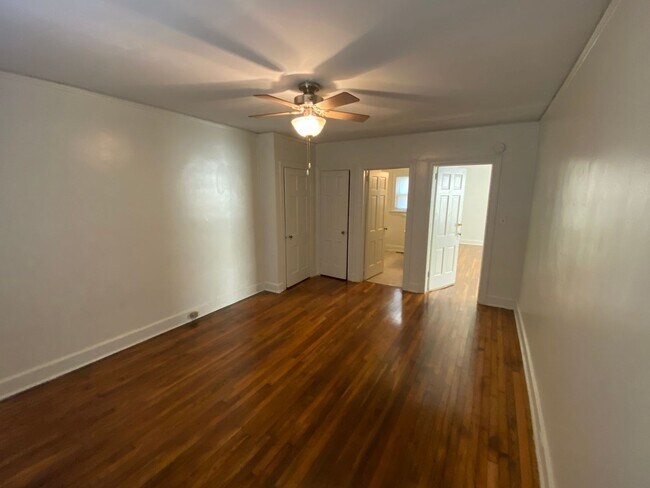 Building Photo - Adorable 1 Bedroom Duplex in Old West Durham - Walk to 9th St!