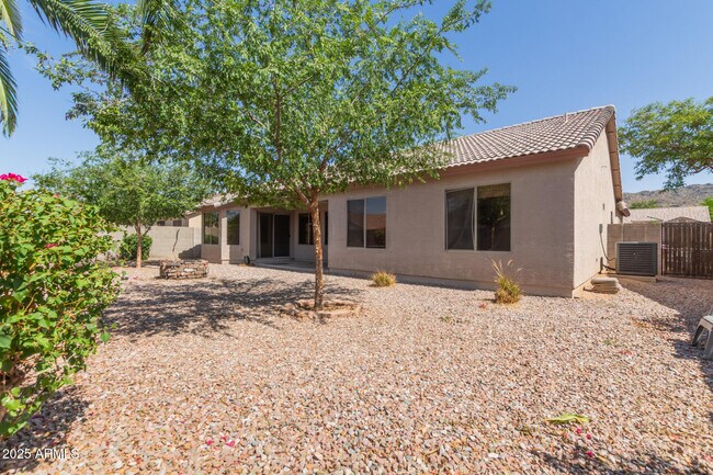 Building Photo - 1642 E Desert Ln