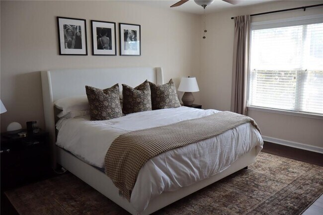 Building Photo - 701 Woodbridge Dr