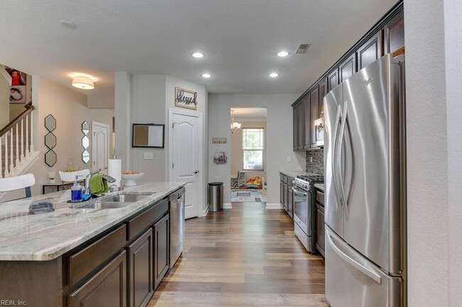 Building Photo - 115 Farrand Dr