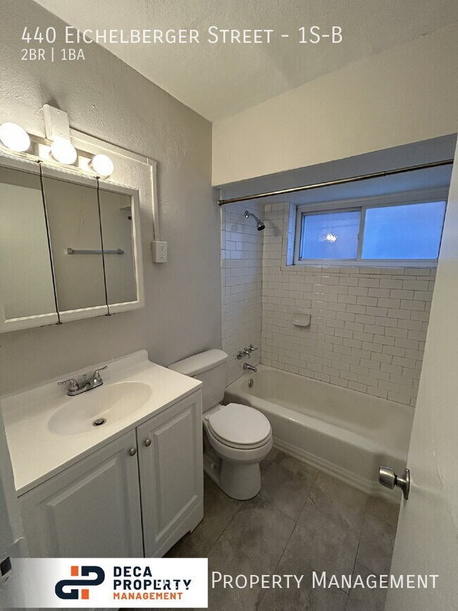 Building Photo - 440 Eichelberger St