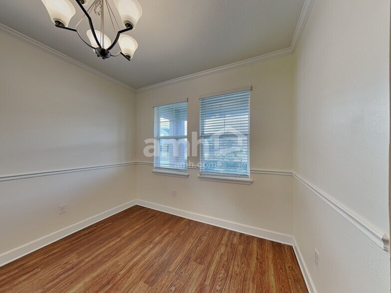 Building Photo - 322 Pine Terrace Dr