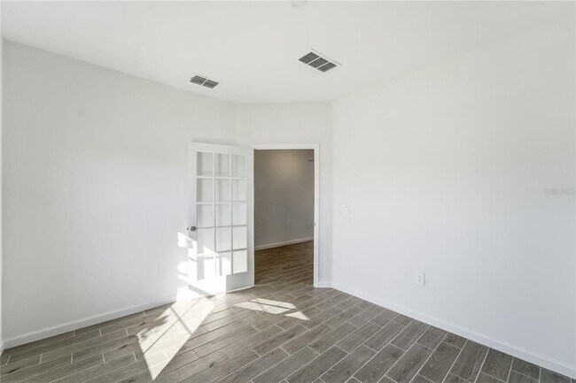 Building Photo - 6680 SW 89th Loop