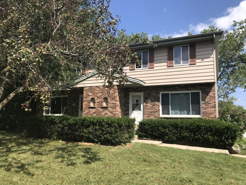 Building Photo - W151N11474 Potomac Cir