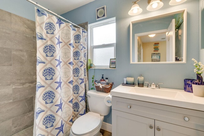 Building Photo - 7232 Lazy Hill Dr