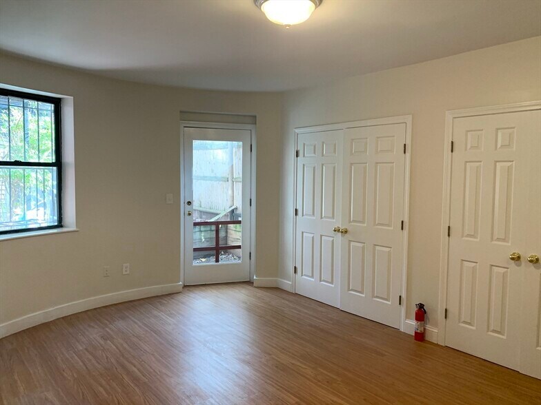 Building Photo - 609 Massachusetts Ave