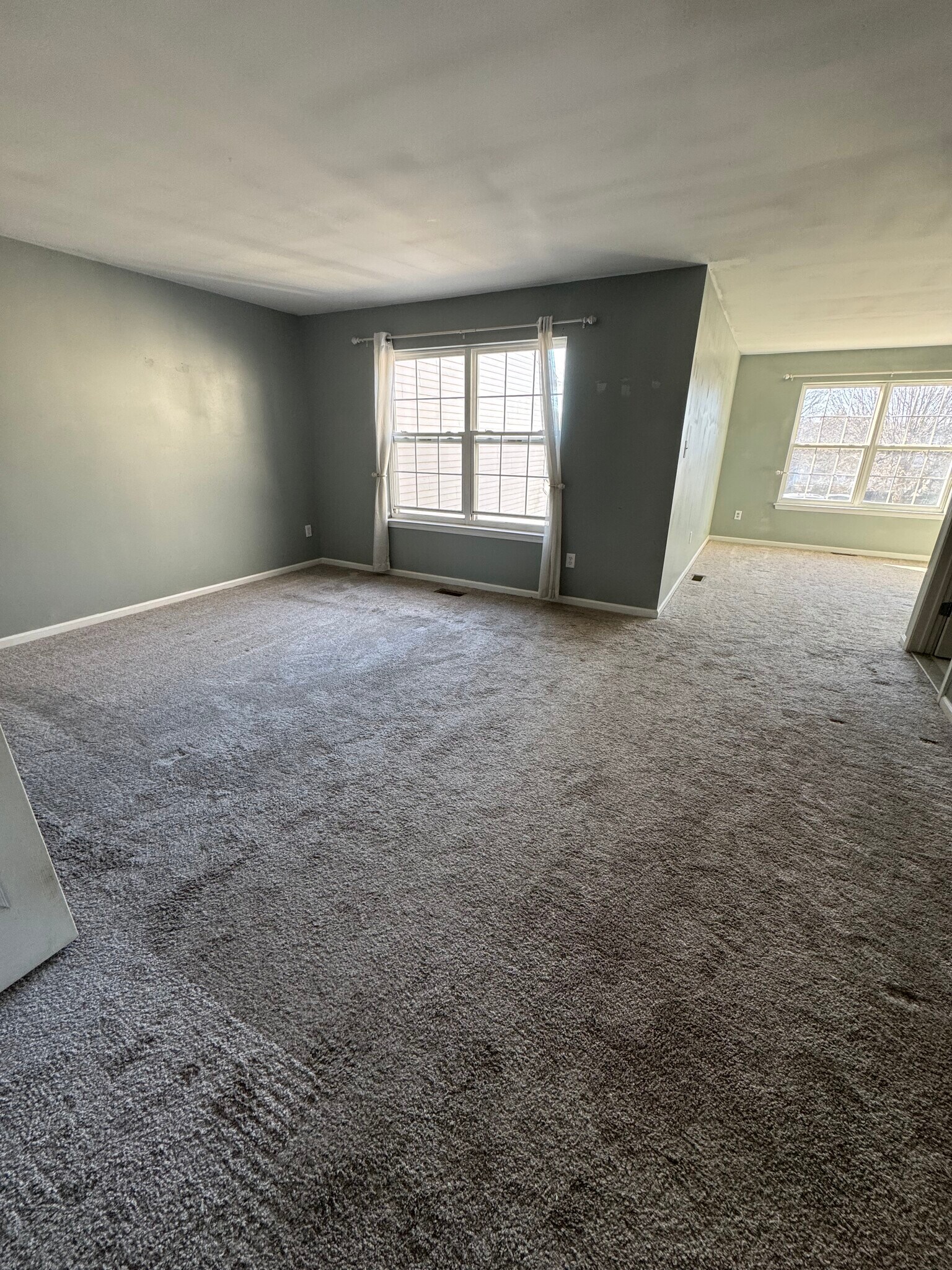 Building Photo - 603 London Court II