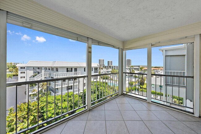 Building Photo - 155 Yacht Club Dr