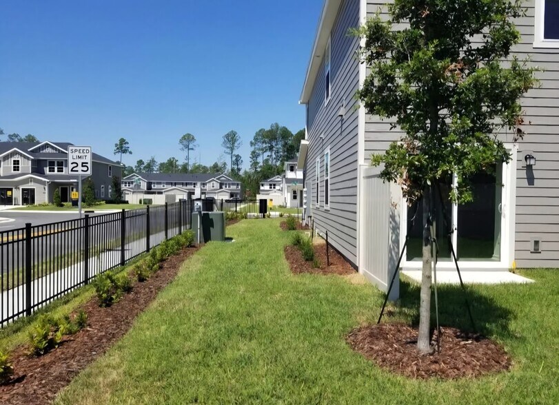 Building Photo - 52 Beach Palm Ct