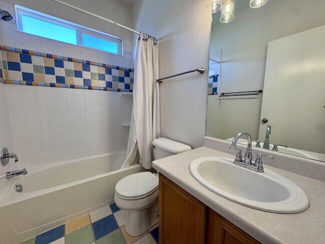 Building Photo - 11260 Jersey Way