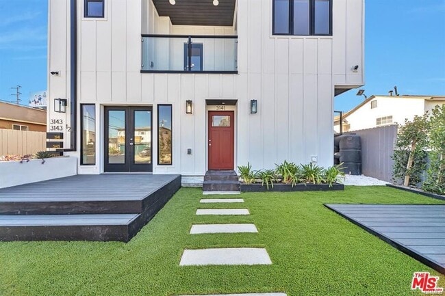 Building Photo - 3141 S Halm Ave