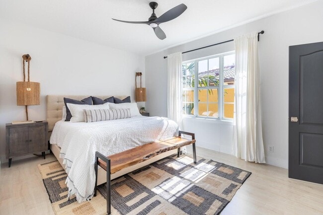 Building Photo - 72 SE 6th Ave