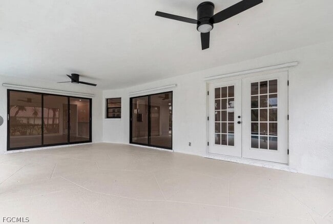 Building Photo - 2230 SE 5th Pl