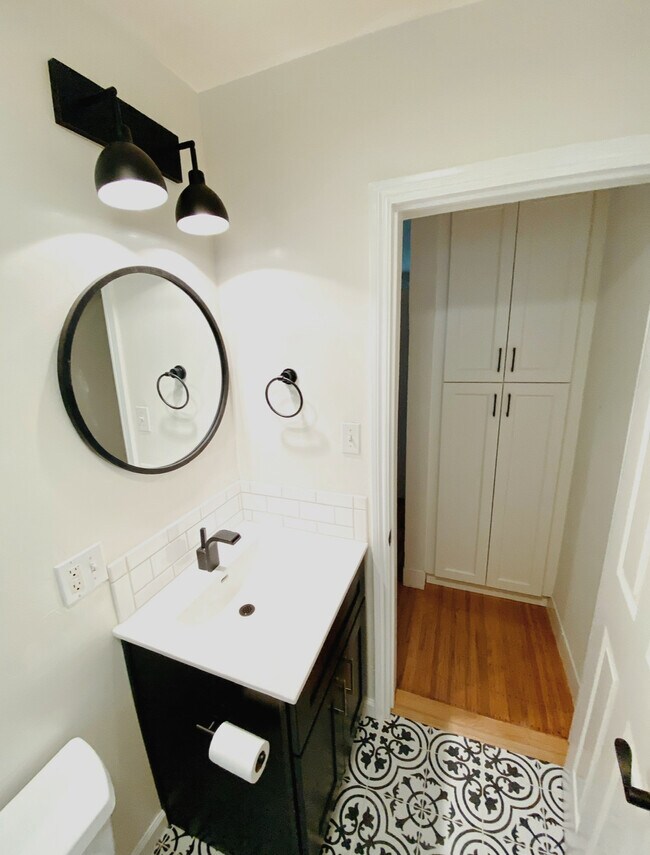 Building Photo - 5715 Genoa St