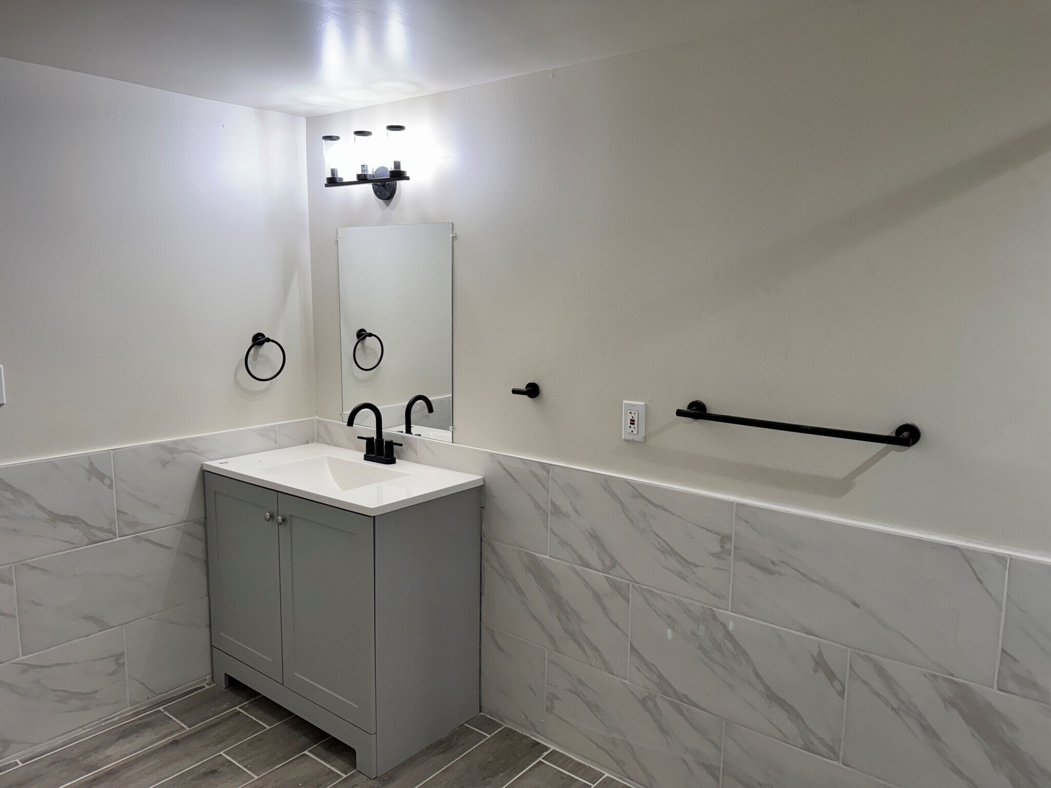 Building Photo - 1617 Somerset Shire Dr