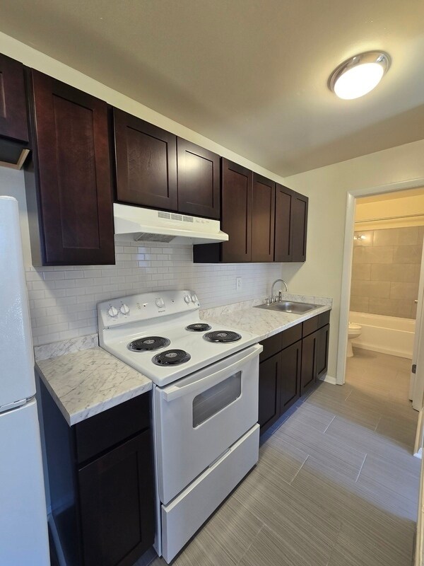 Building Photo - 1814 Williamsburg Rd