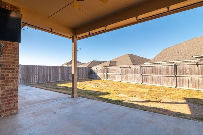 Building Photo - 819 Pentagon Rd