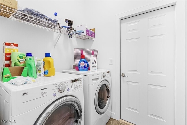 Building Photo - 13060 Sail Away St