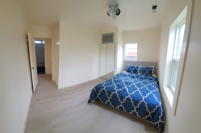 Building Photo - 10738 SE 165th St