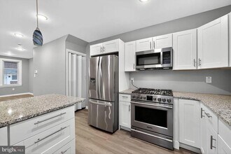 Building Photo - 1333 S Newkirk St