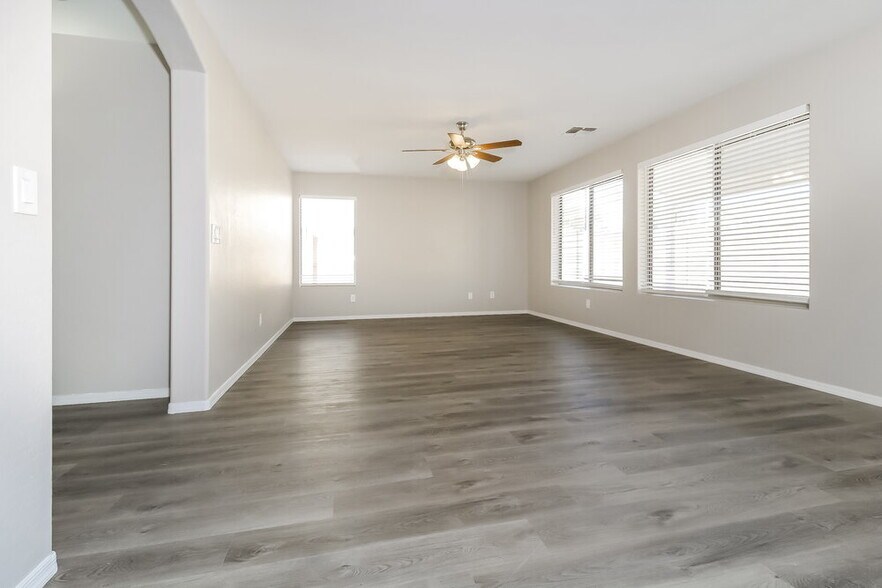 Building Photo - 12690 W Mulberry Dr