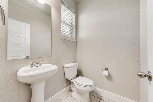 Building Photo - 4929-4931 Sanger Cir Dr