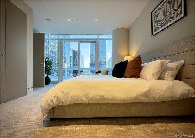 Building Photo - 18 W 53rd St