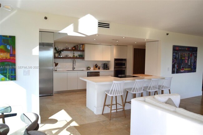 Building Photo - 11113 Biscayne Blvd