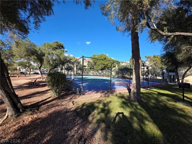 Building Photo - 750 S Royal Crest Cir