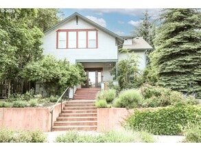 Building Photo - Gorgeous Upscale 4 bed 2 bath