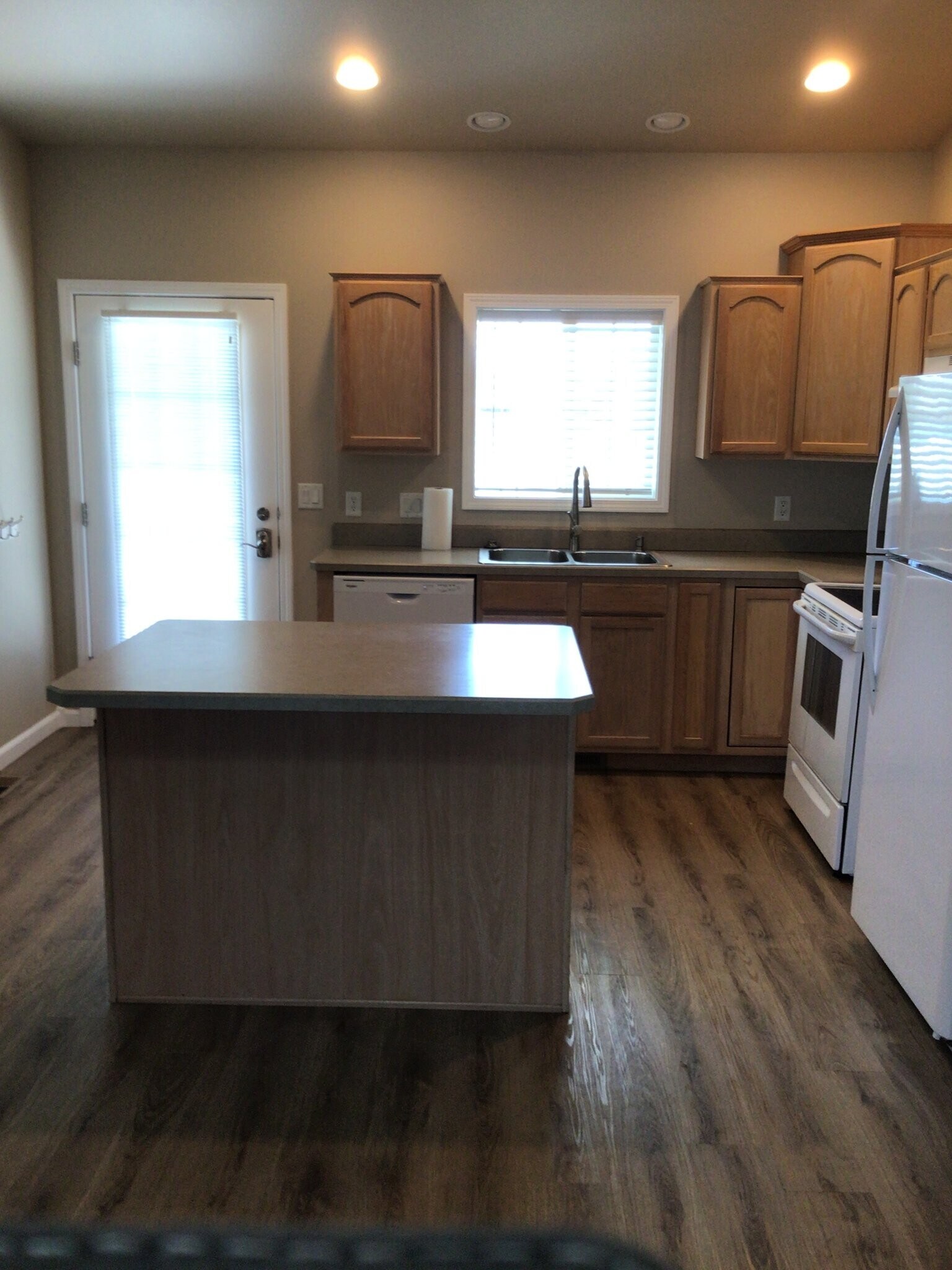 Building Photo - 3134 New Hope Dr