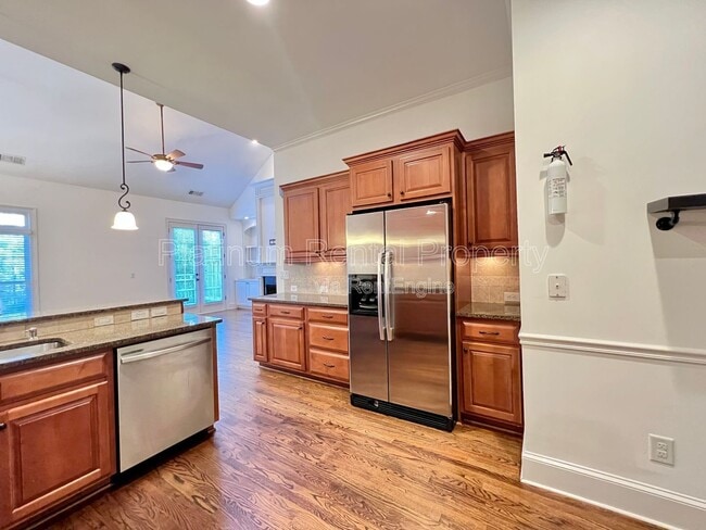 Building Photo - 6425 Bennington Bluff Ct