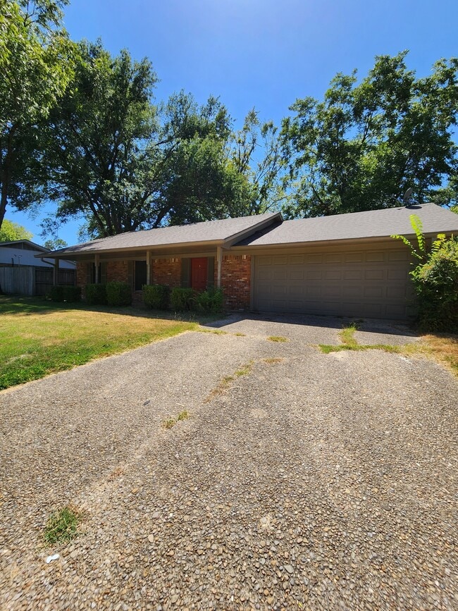 Building Photo - 3205 Andy Ln