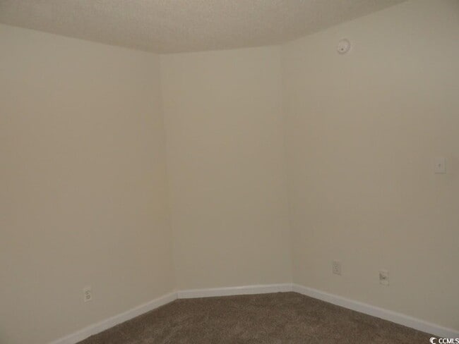 Building Photo - 1095 Plantation Dr