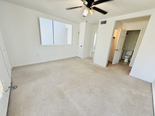 Building Photo - 2058 Watermark Pl