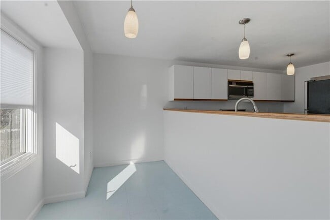 Building Photo - 39 Waterview Dr