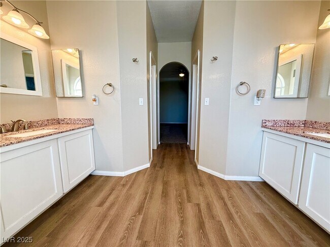 Building Photo - 2370 Deadwood St